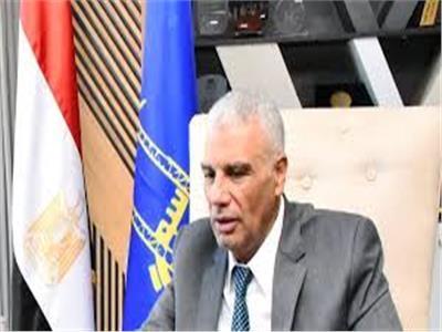 محافظ أسوان يؤكد عدم منع الطلاب المتأخرين من دخول المدارس 1 محافظ اسوان