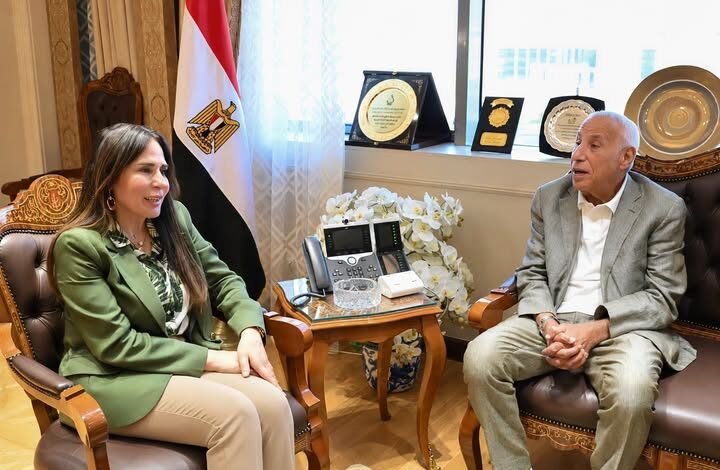 وزيرة الإسكان تستقبل الكابتن حسين لبيب.. وتؤكد تقديرها الكبير لنادي الزمالك باعتباره أحد أعرق الأندية الرياضية في مصر وإفريقيا 1 725838333 1508932617645428 3684949308217071782 n